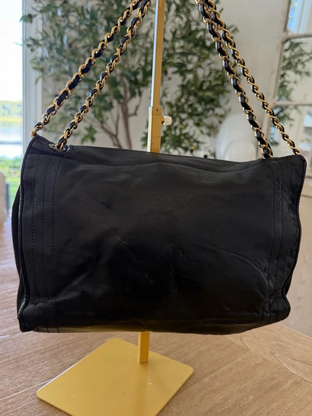 CHANEL shoulder bag